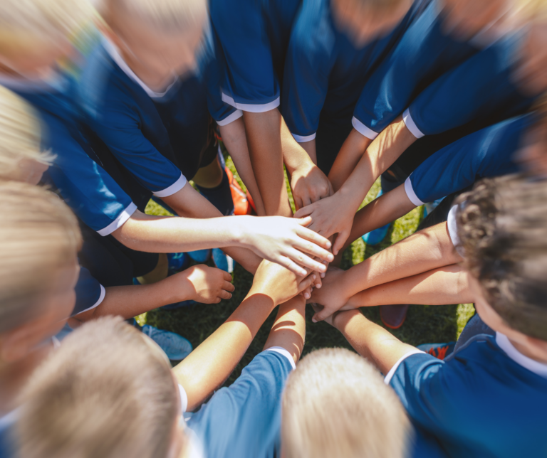 Teamfäigkeit Kinder Jugendliche Sport